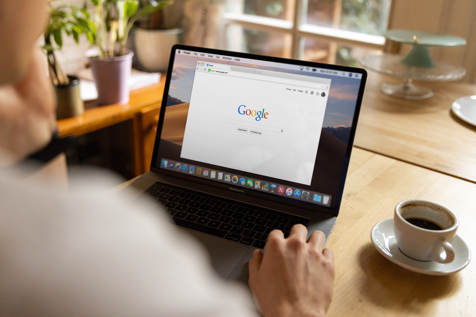 Comparison of traditional search results and AI generated answer boxes on a digital screen