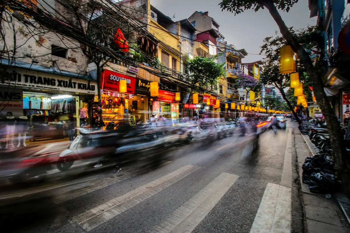 Vượt qua rào cản ngôn ngữ: Tại sao AI hiểu ngữ cảnh tiếng Việt lại quyết định thành công của website địa phương